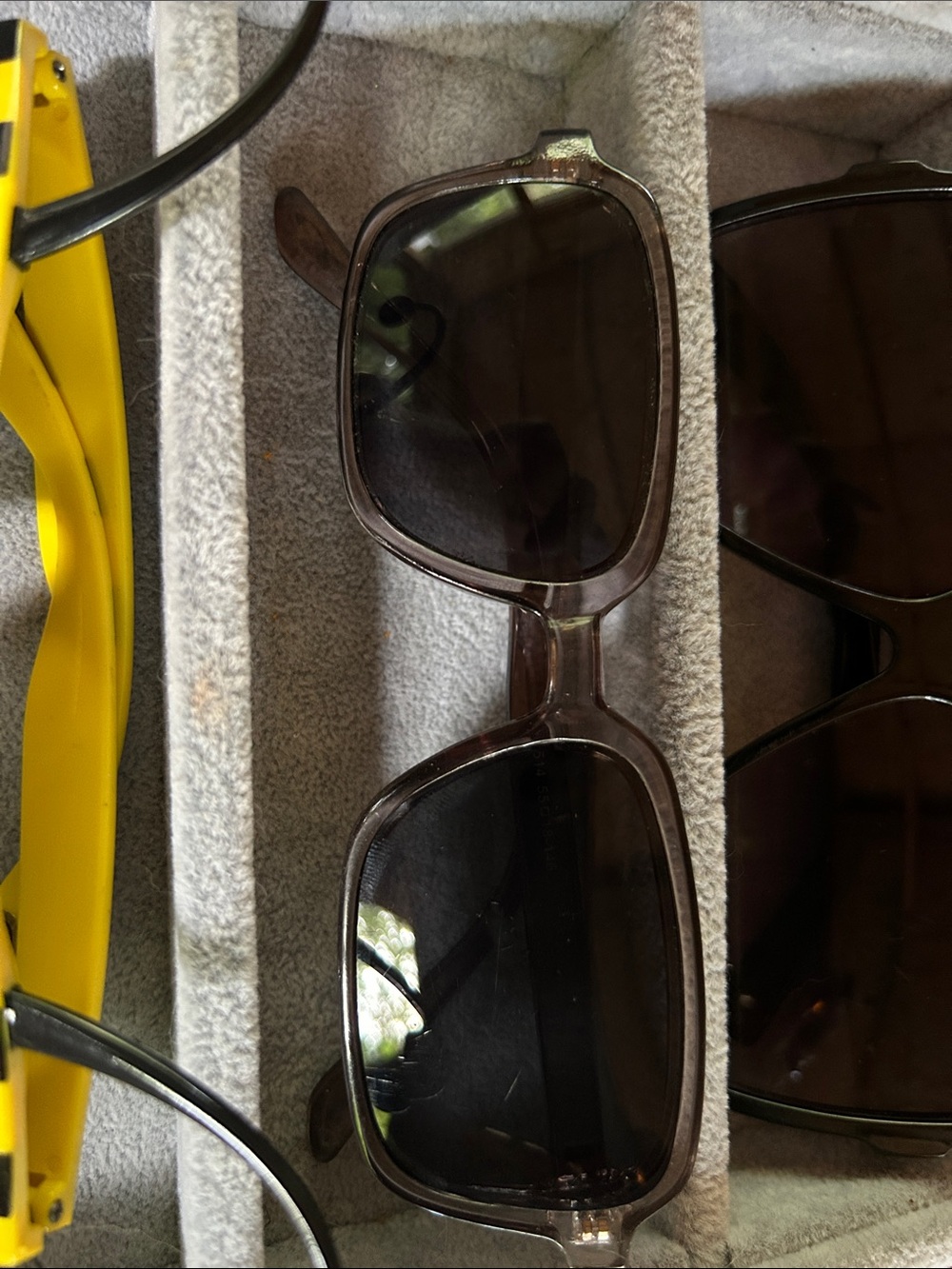 Women’s Sunglasses - Picture 4 of 6